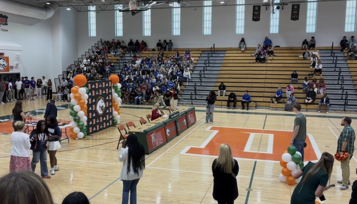 Senior Signing and it's Importance to FDHS